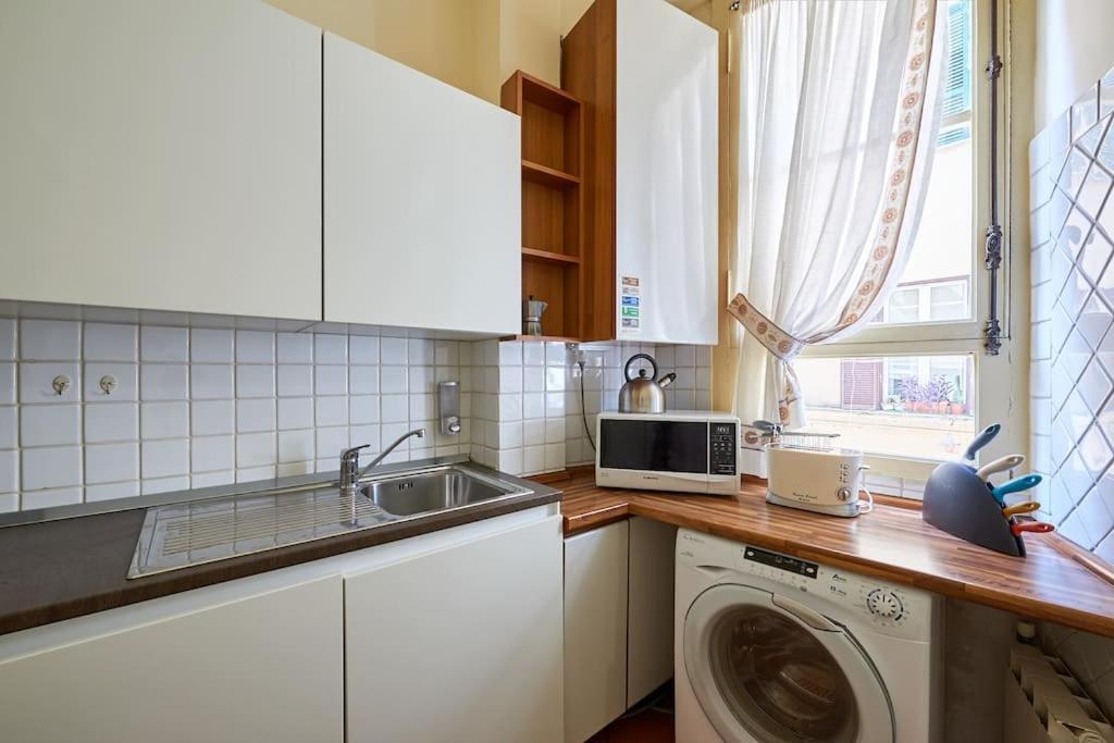 Irex - Cavour Private Apartment Рим Экстерьер фото
